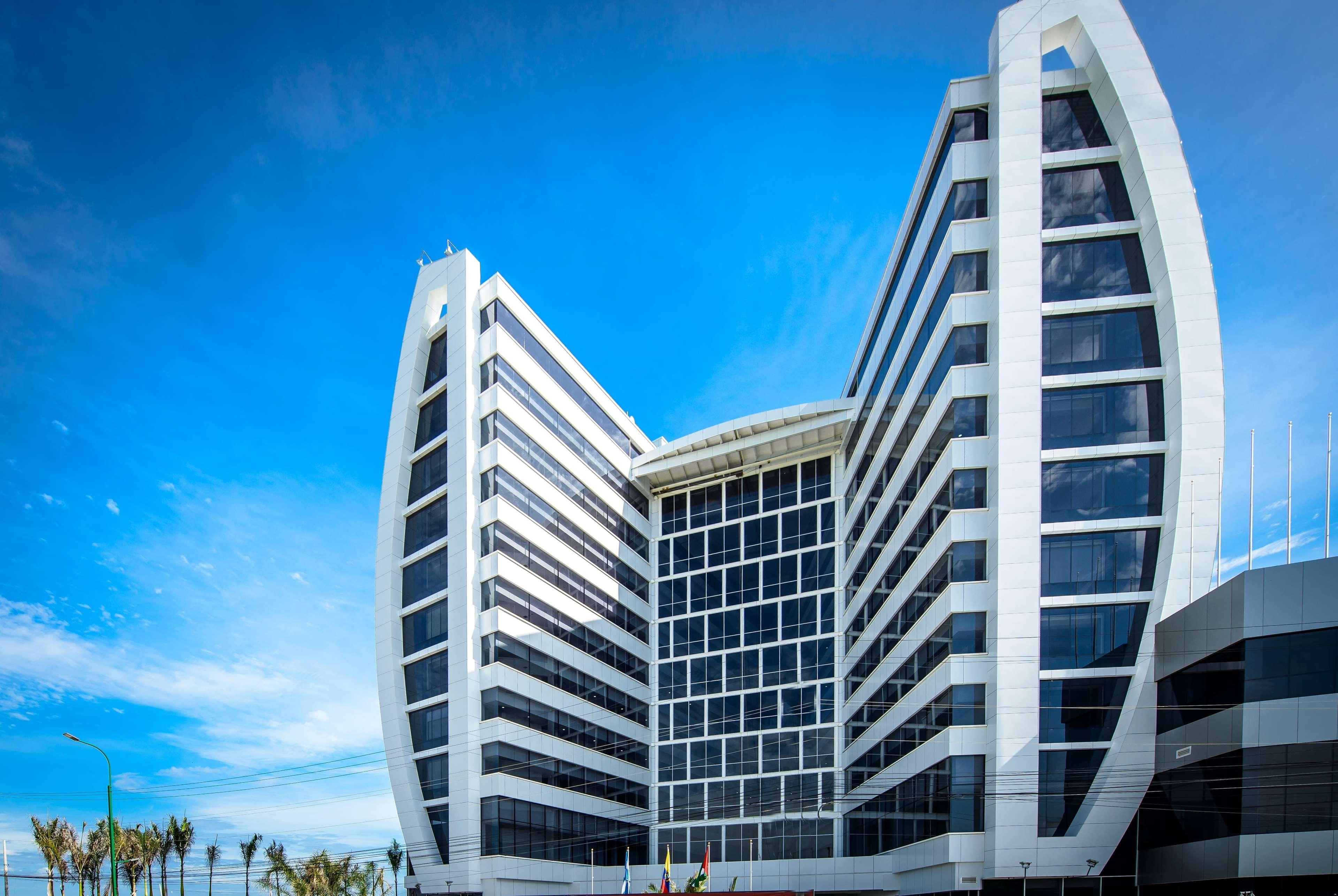 Wyndham Manta Sail Plaza Hotel And Convention Center Екстериор снимка